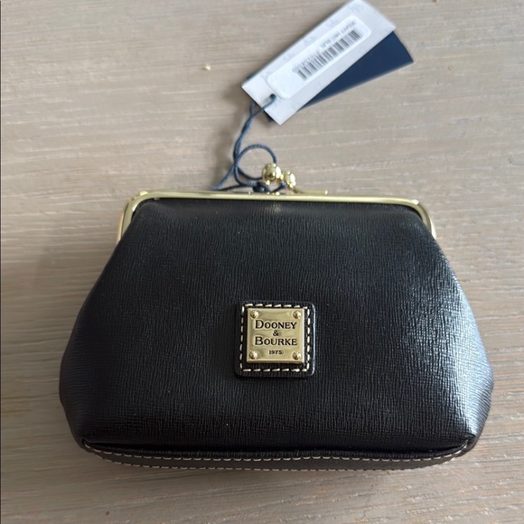 Dooney & Bourke Black Kisslock Coin Purse - Picture 2 of 10